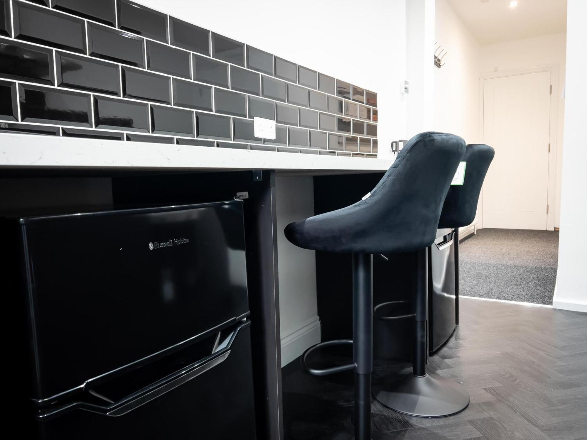 Newly Refurbished 6 Person En-suite Tyne & Wear Newcastle Upon Tyne * Killingworth