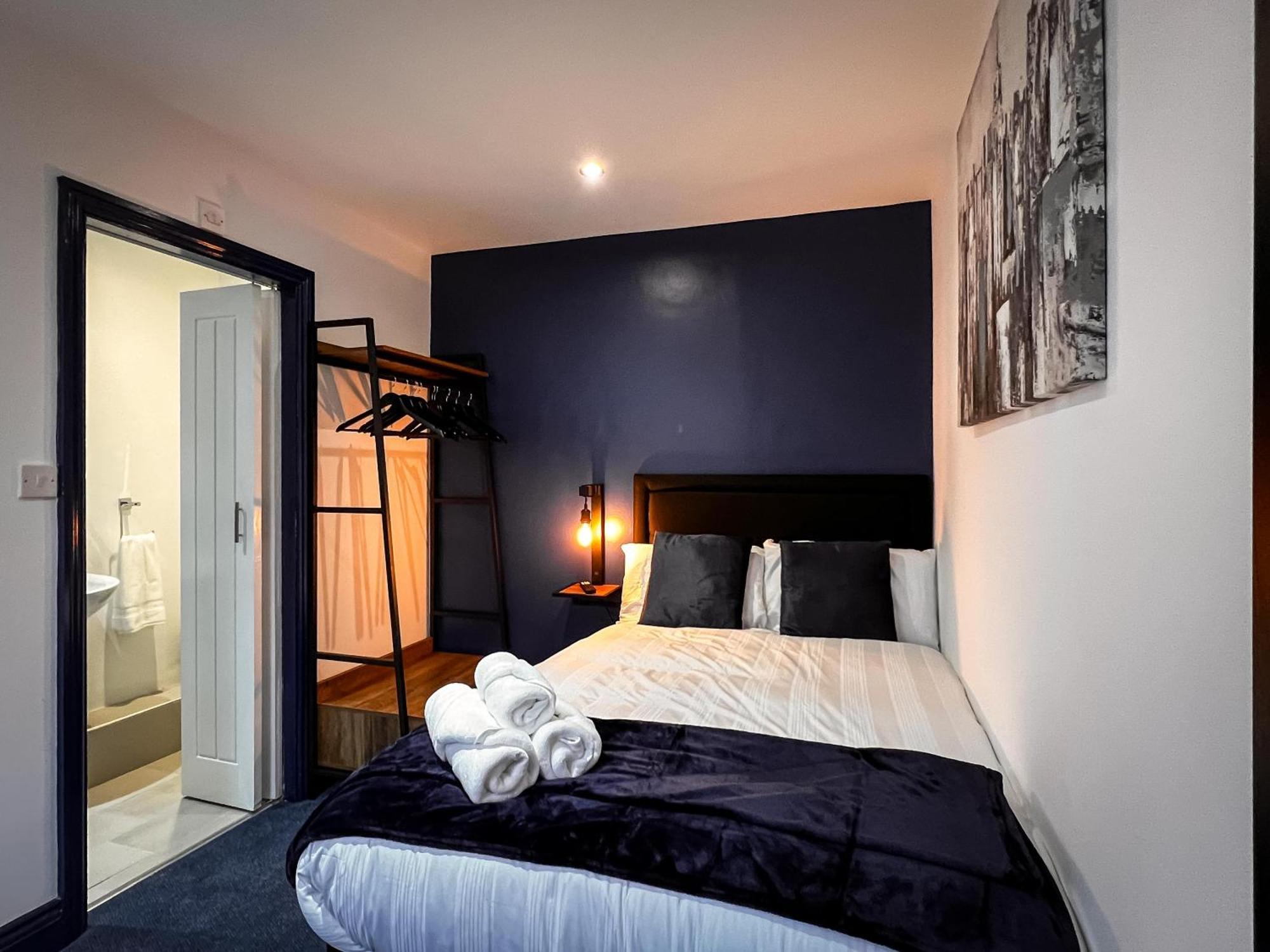 Newly Refurbished 6 Person En-suite Tyne & Wear Newcastle Upon Tyne Apartment Killingworth