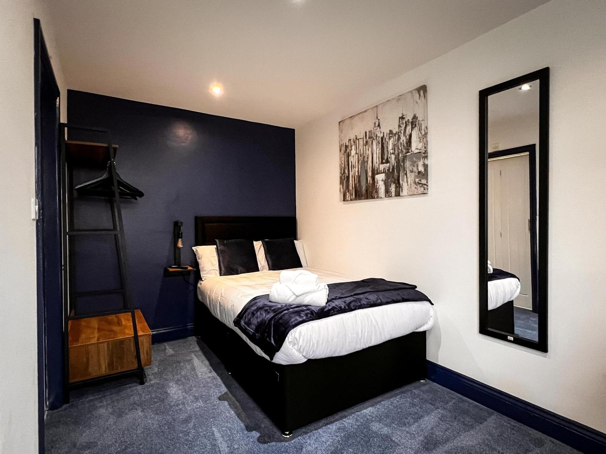 Newly Refurbished 6 Person En-suite Tyne & Wear Newcastle Upon Tyne Apartment *
