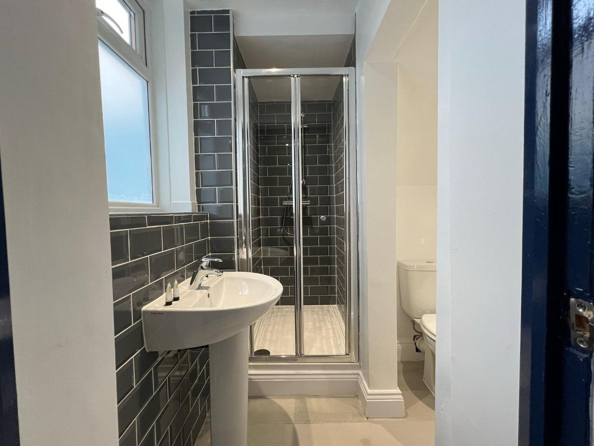 Newly Refurbished 6 Person En-suite Tyne & Wear Newcastle Upon Tyne *
