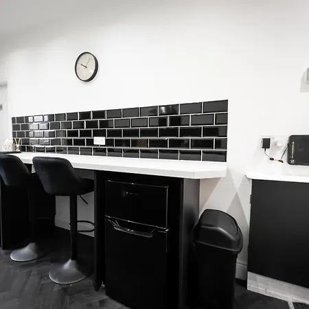 Newly Refurbished 6 Person En-Suite Apartment Tyne & Wear Newcastle Upon Tyne Killingworth Exterior photo